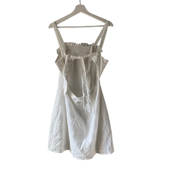 Finders keepers white eyelet lace open back mini dress women’s small - Picture 8 of 13
